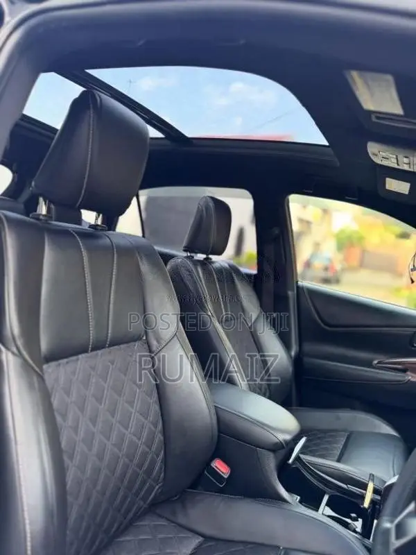 Toyota Harrier 2016 SUV (Used)