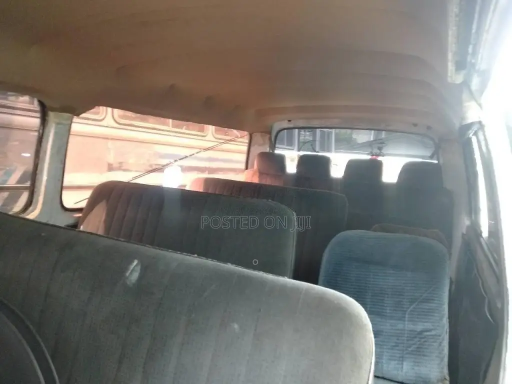 Toyota  1987 Van (Used)