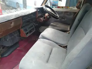 Toyota  1987 Van (Used)