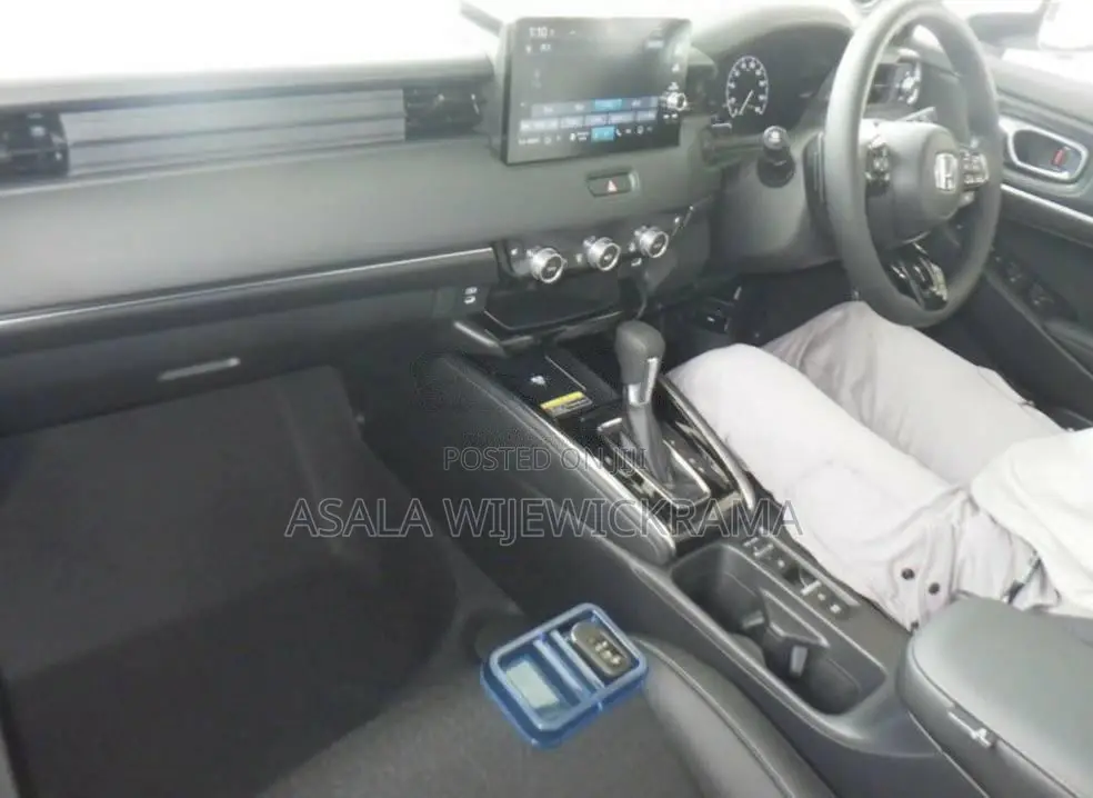 Honda VEZEL Z PREMIUM 2026 SUV (Used)