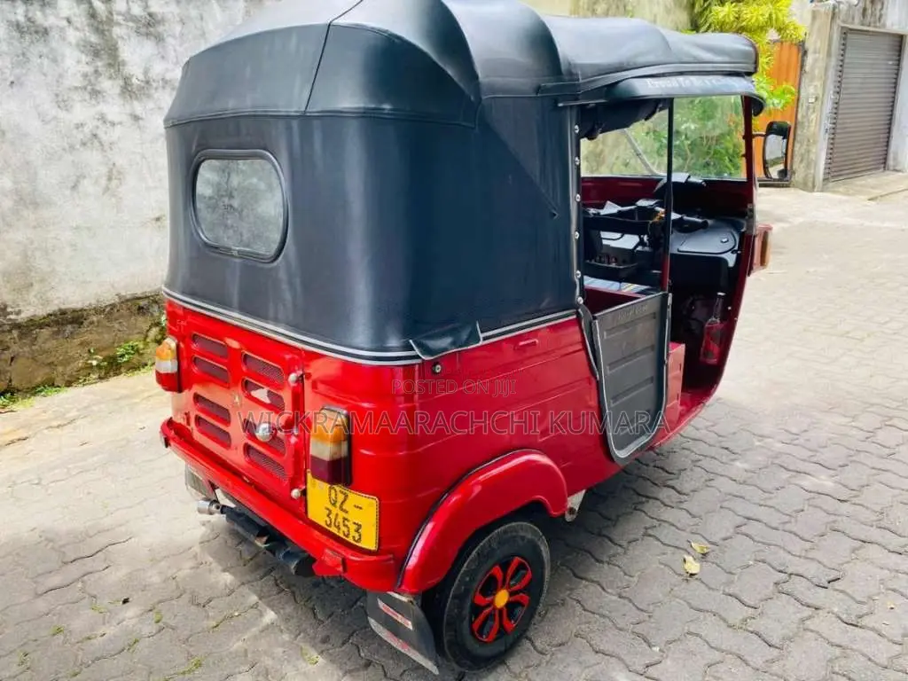 Bajaj 4 Stroke 2010 Three Wheel (Used)