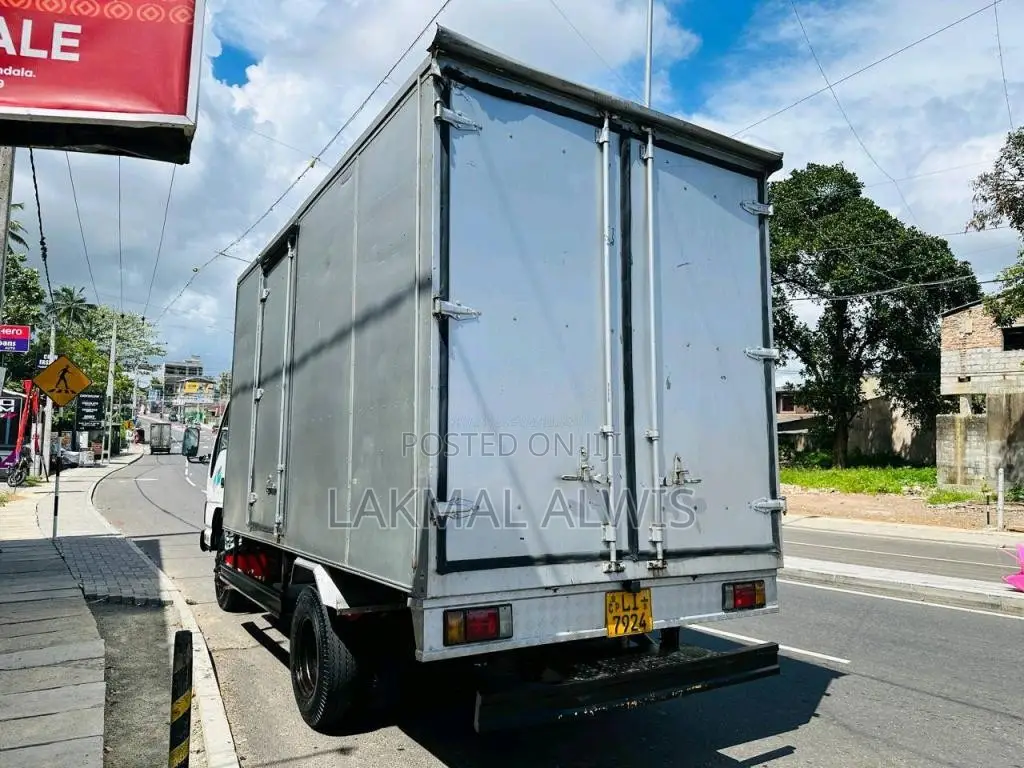 Isuzu ELF 2006 Lorry (Used)