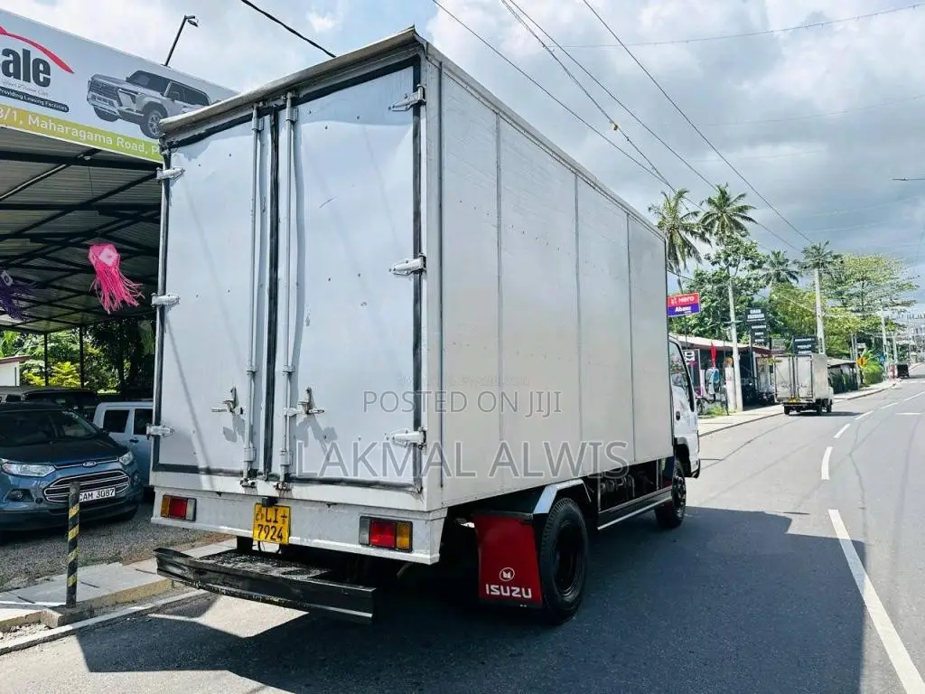 Isuzu ELF 2006 Lorry (Used)