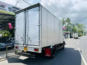 Isuzu ELF 2006 Lorry (Used)