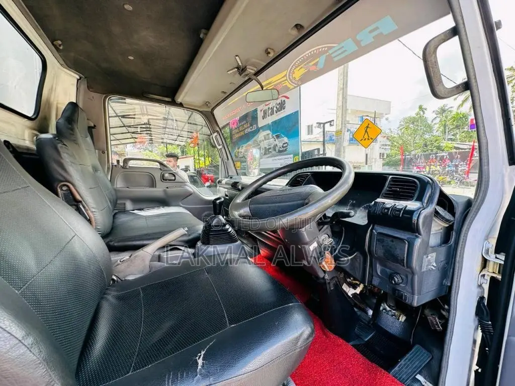Isuzu ELF 2006 Lorry (Used)