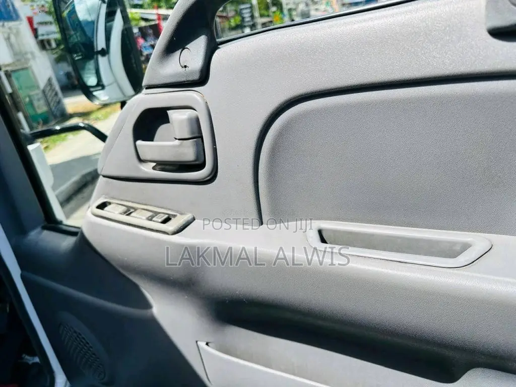 Isuzu ELF 2006 Lorry (Used)