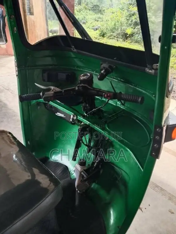 Bajaj RE 1999 Three Wheel (Used)