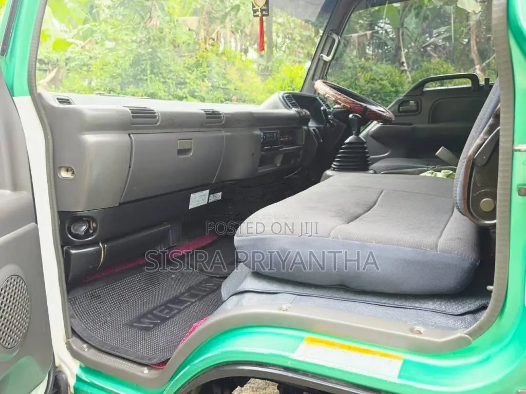 Isuzu NPR 72 L 2001 Lorry (Used)