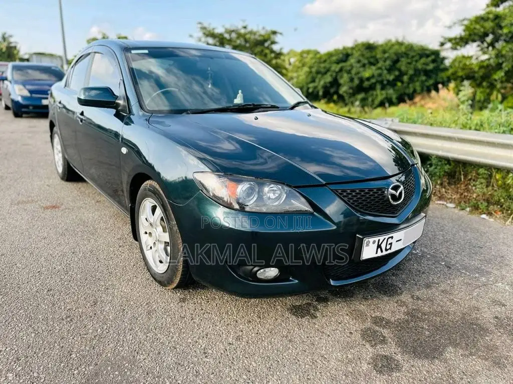 Mazda Axela 2005 Car (Used)