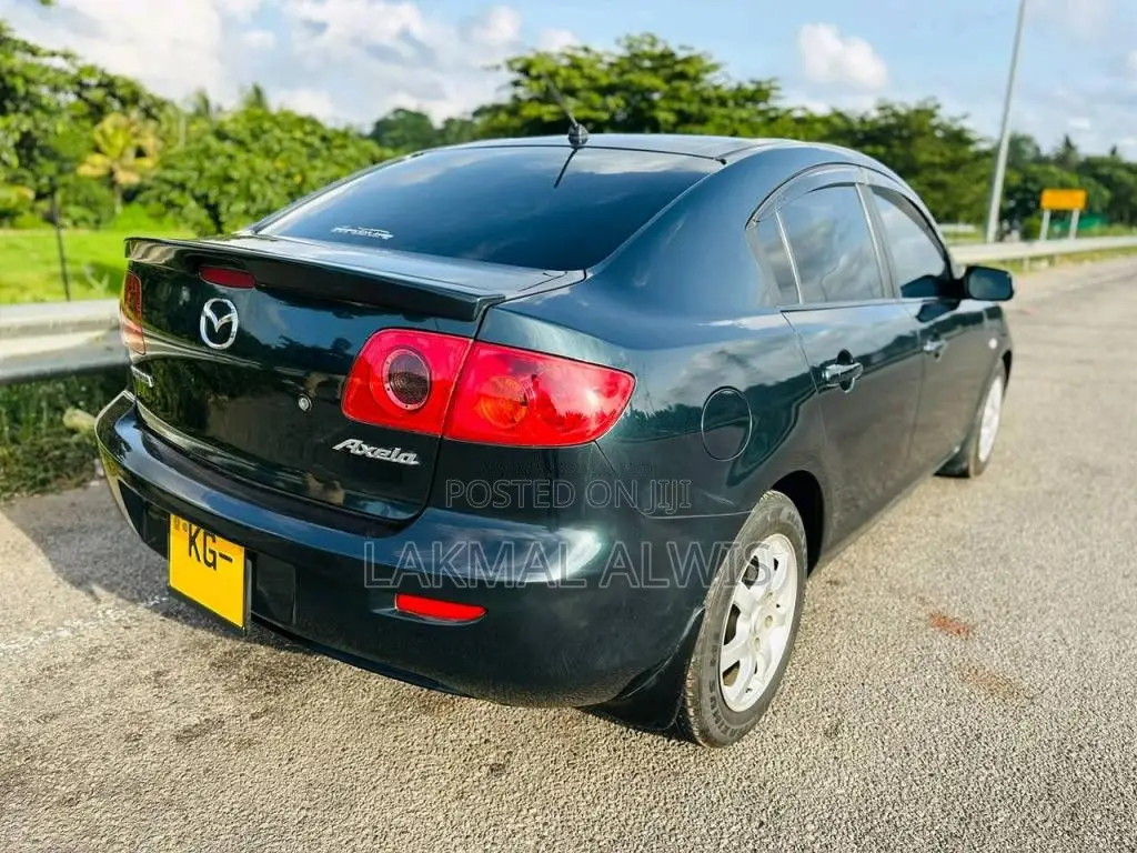 Mazda Axela 2005 Car (Used)