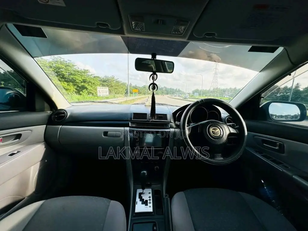 Mazda Axela 2005 Car (Used)