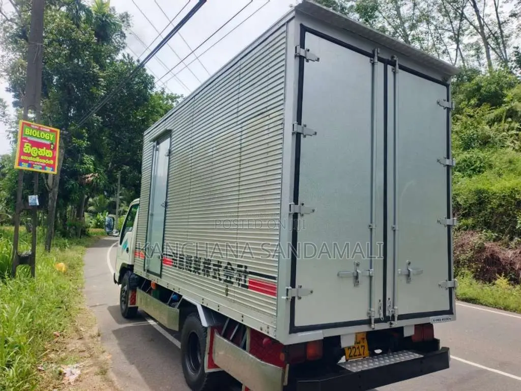 Isuzu ELF 350 2005 Lorry (Used)