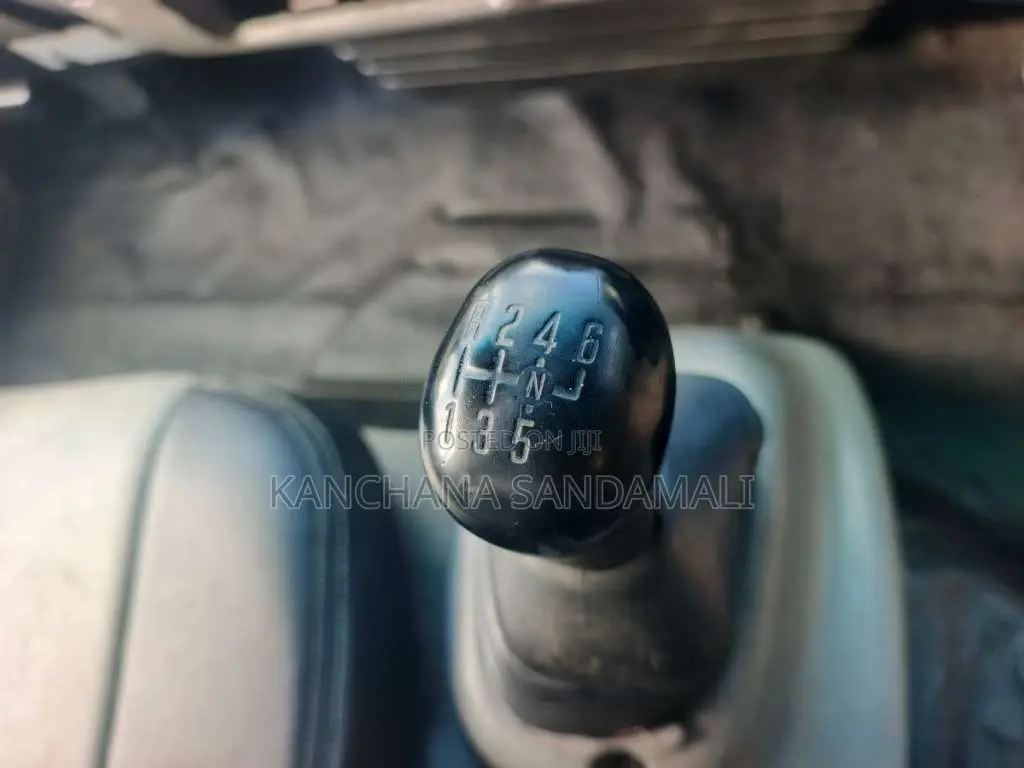 Isuzu ELF 350 2005 Lorry (Used)