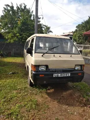 Mitsubishi Po15 1997 Van (Used)