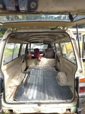 Mitsubishi Po15 1997 Van (Used)