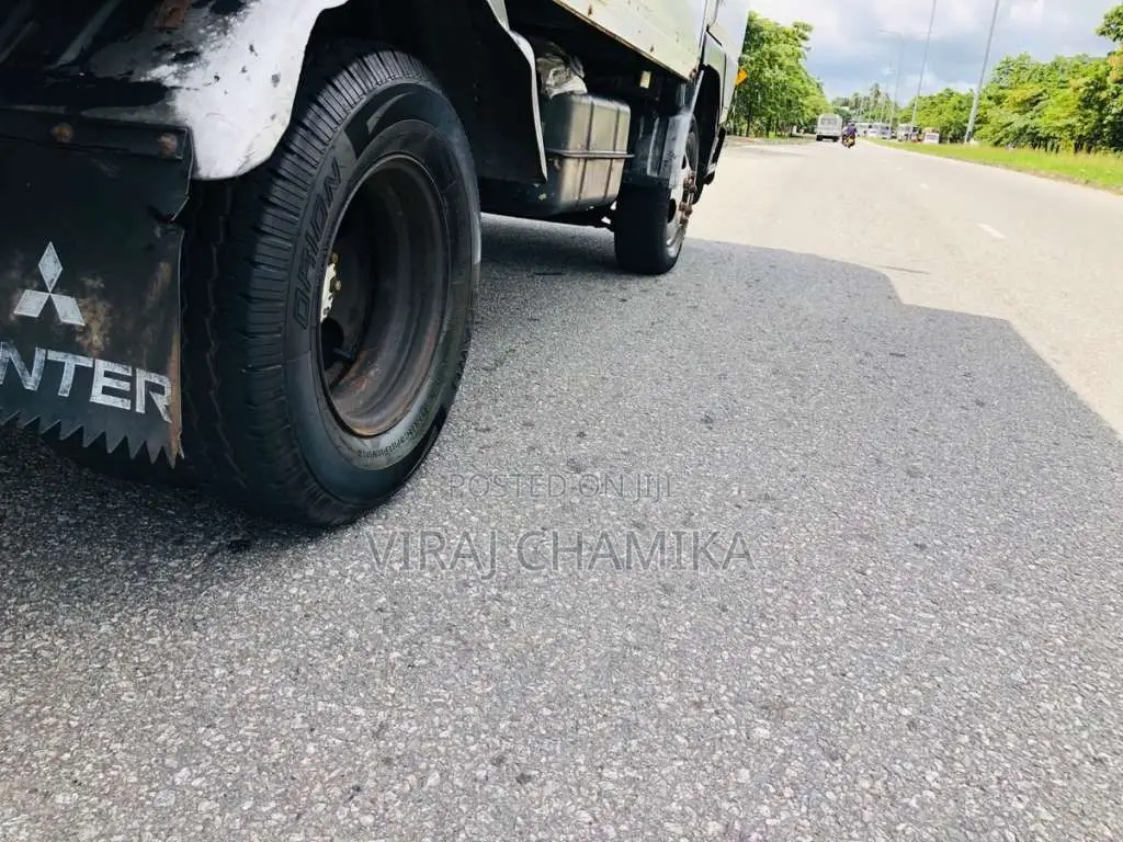 Mitsubishi Canter 2002 Lorry (Used)