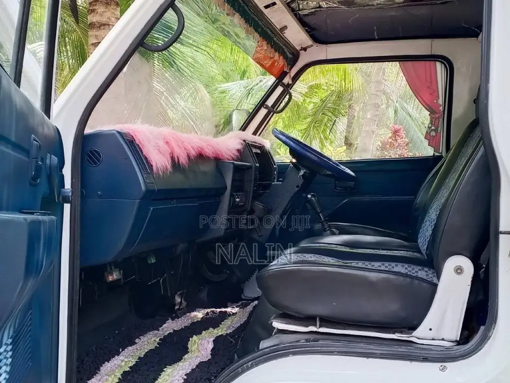 Isuzu NPR 4BE1 1990 Lorry (Used)