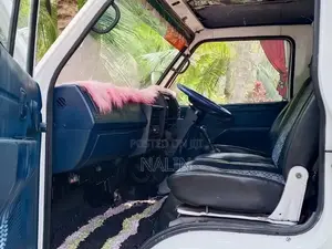 Isuzu NPR 4BE1 1990 Lorry (Used)