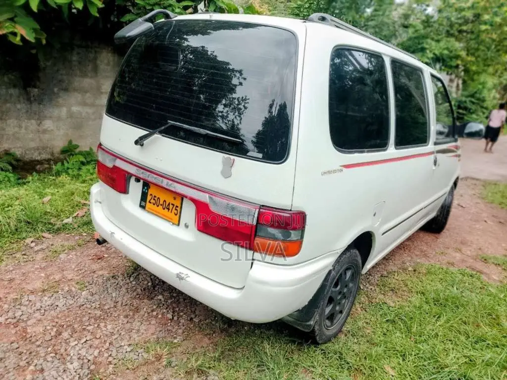 Nissan Serena 1996 Van (Used)