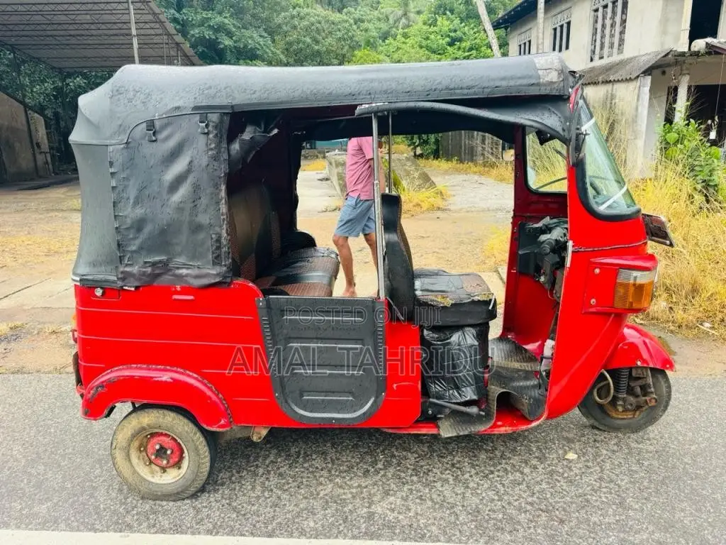 Bajaj RE 205 2010 Three Wheel (Used)