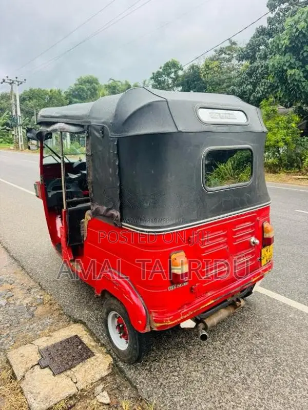 Bajaj RE 205 2010 Three Wheel (Used)