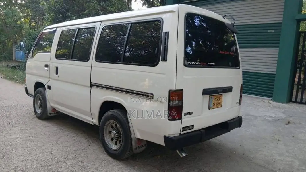 Nissan Caravan VRE 24 1995 Van (Used)