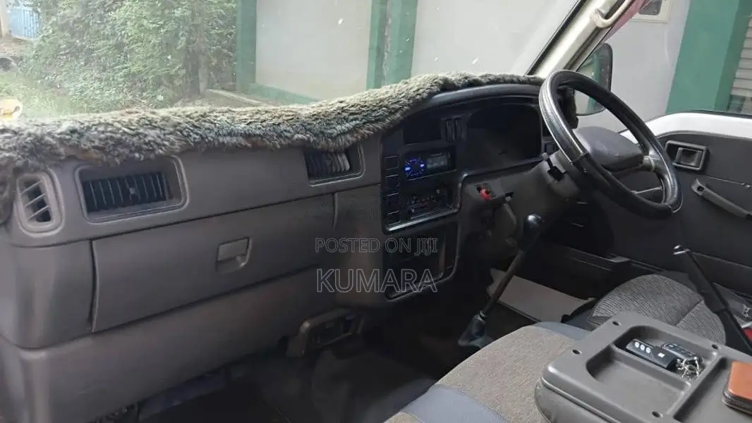 Nissan Caravan VRE 24 1995 Van (Used)