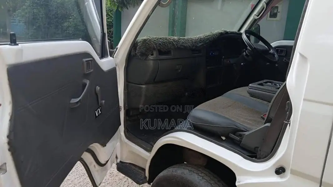 Nissan Caravan VRE 24 1995 Van (Used)