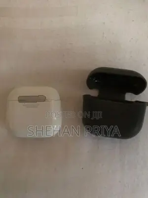 Apple AirPods 4
