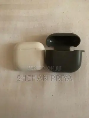 Apple AirPods 4