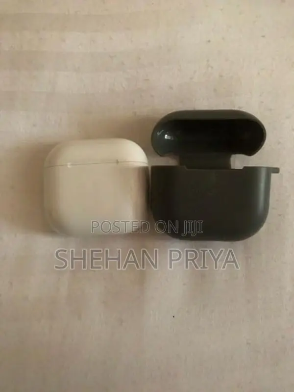 Apple AirPods 4