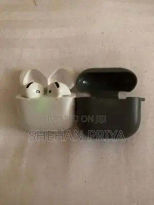 Apple AirPods 4