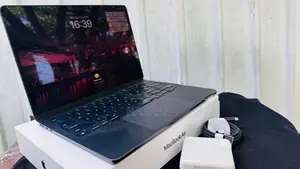 Apple MacBook Air M2 (2022) - Midnight