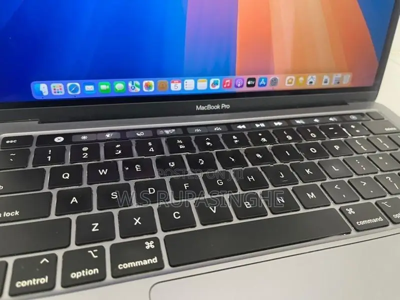 Apple Macbook Pro i7 (2020)