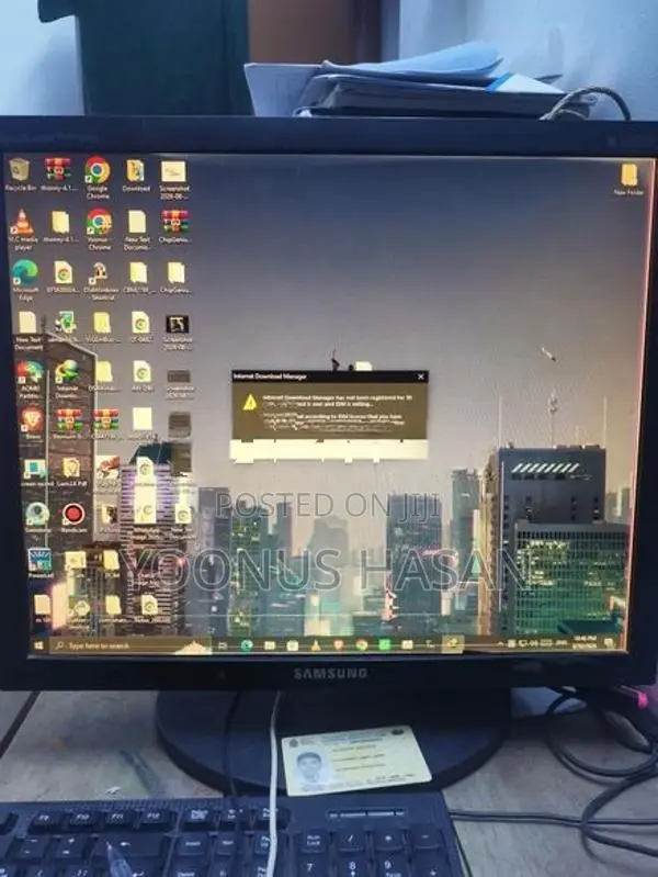 Used Samsung 19' Square Monitor
