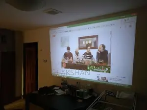 HY300 Mini Smart Projector 1080p 4k