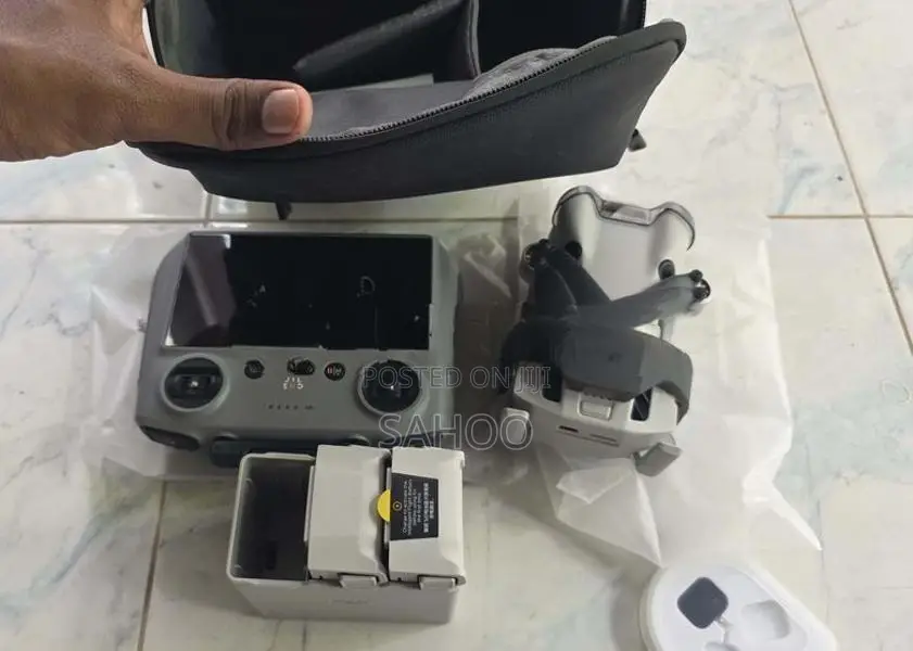 Drone DJI Mini 4 Pro Fly More Combo Plus (DJI RC 2)