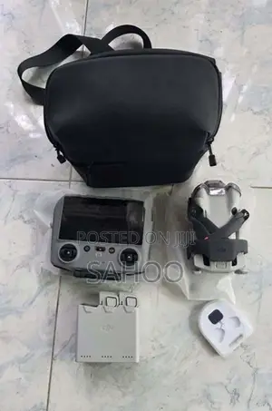 Drone DJI Mini 4 Pro Fly More Combo Plus (DJI RC 2)