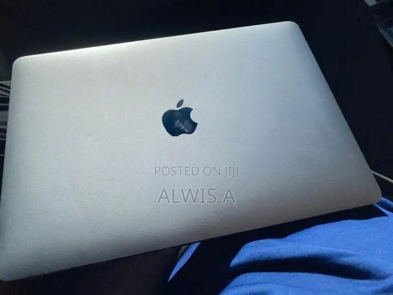 Apple MacBook Air M1