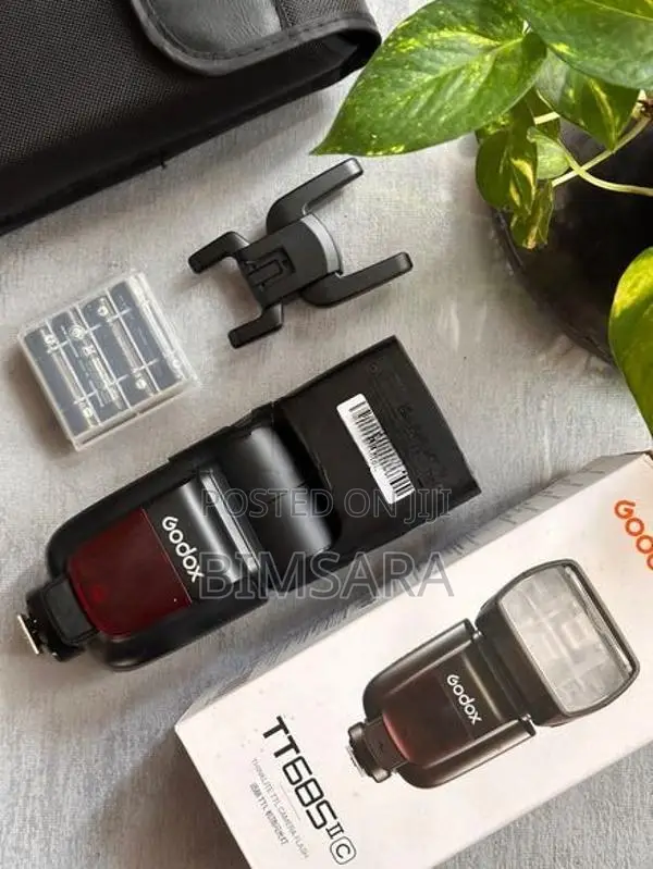 Godox TT685 II C TTL Camera Flash With Panasonic Eneloop Batteries
