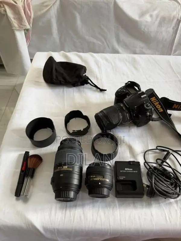 Nikon 7000 Camera With Lens