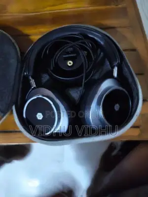 Master Dynamic MW75 Headphone