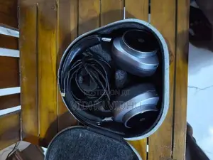 Master Dynamic MW75 Headphone