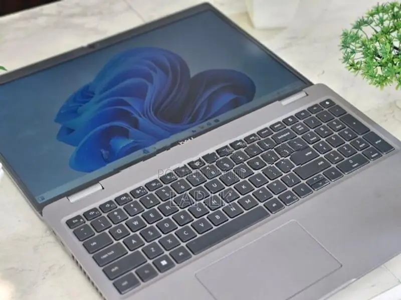Dell Latitude 5520 – Core i5 11th Gen | 8GB RAM 256GB SSD