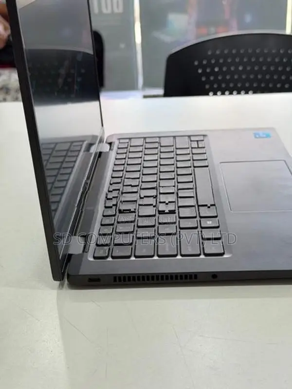 Dell Latitude 7420 i5 11 Gen 8GB Ram 256GB NVMe SSD