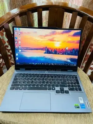 Lenovo LOQ 15IAX9 – Gaming Laptop