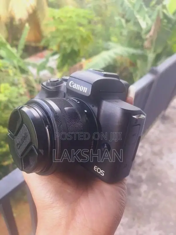 Canon M50