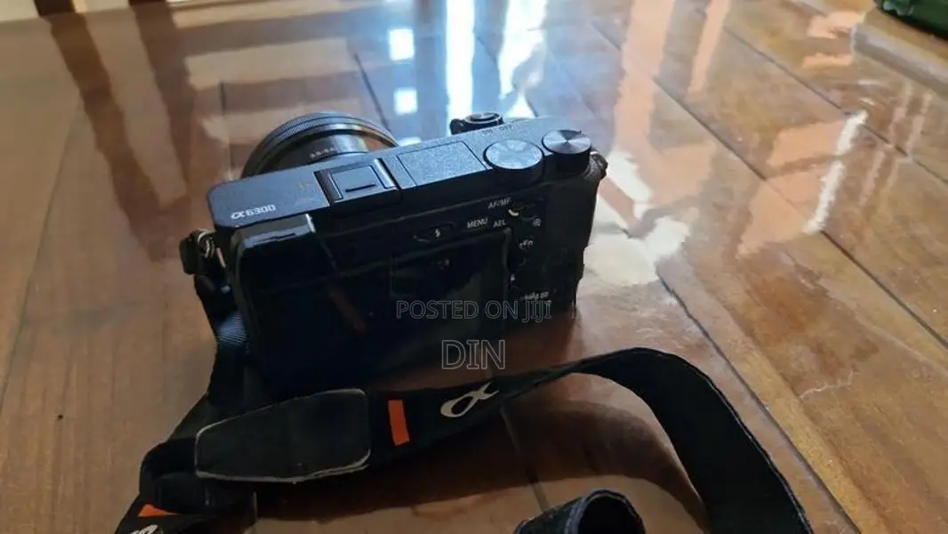 Sony A6300 with Stock Lens