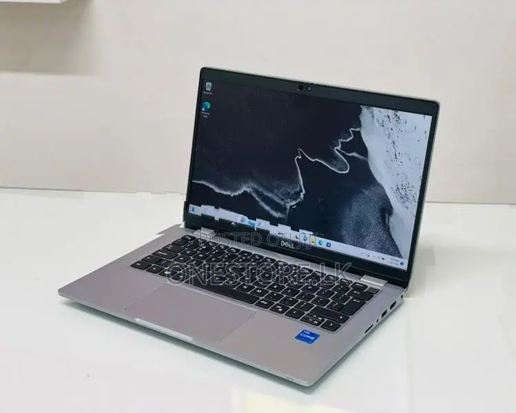 Latitude 5320 i5 11th Gen 16GB RAM DDR4 Xe Graphics Full HD IPS