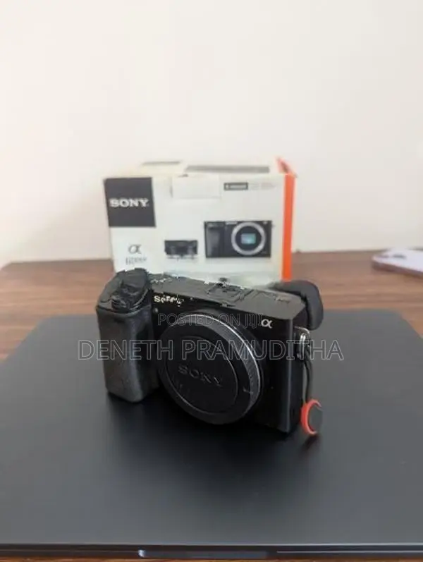Sony a6000 With Lens